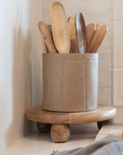 Shoppe At The Avenue Home Decor>Earthen Crock - Sweet Water Decor