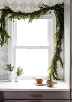 Afloral.com Florals & Greenery><noscript><img width=